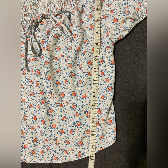 Cropped Floral Blouse - Picture 3 of 5
